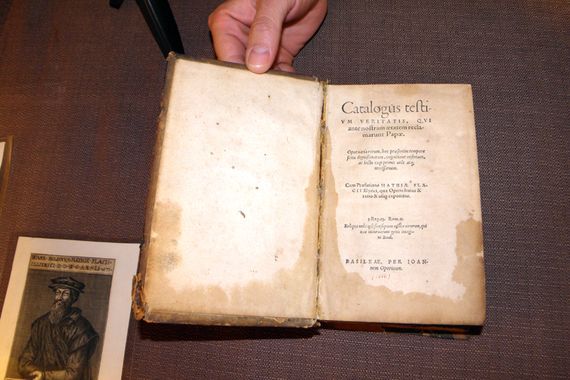 Labinu donirana knjiga Matije Vlačića iz 1556. godine