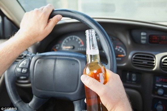 Pijan i bez vozačke dozvole vozio neregistrirani auto s ukradenim pločicama