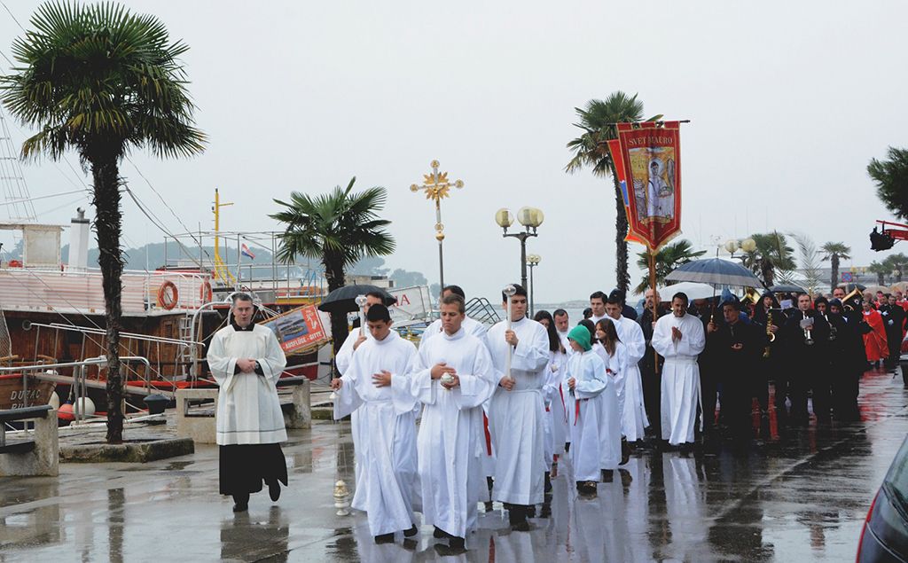 Procesija ulicama Poreča u povodu proslave Sv. Maura