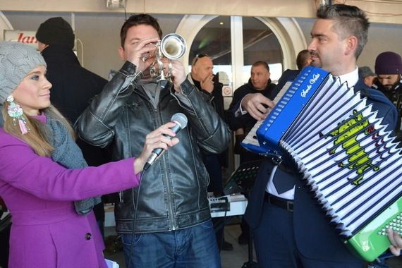 Boris Miletić zasvirao na istarskoj harmonici Serđa Valića