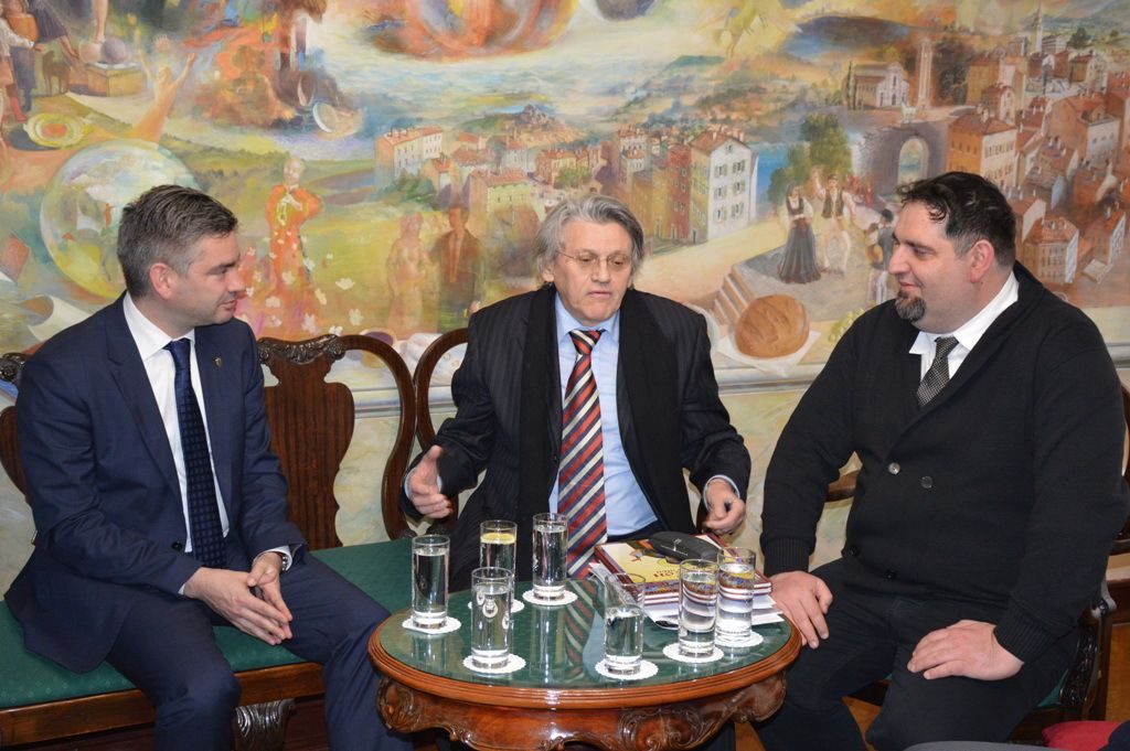 Gosti iz Srbije s pulskim gradonačelnikom Miletićem