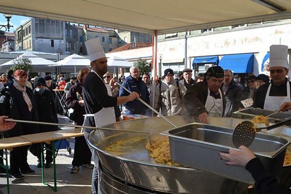 Na 15. Ucvirkenfestu posluženo 300 porcija fritaje s čvarcima