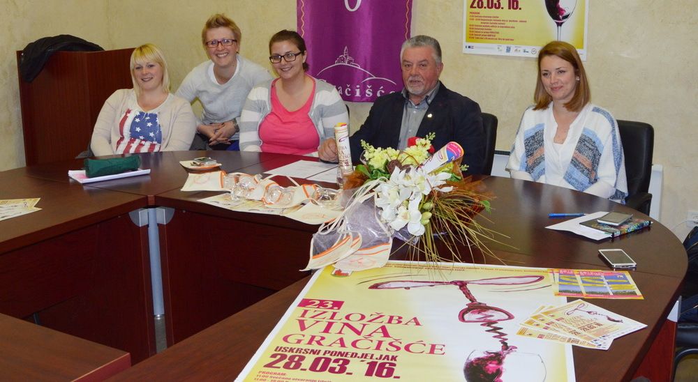 Ariana Švić, Aleana Mijandrušić, Laura Širol, Ivan Mijandrušić i Natali Aničić