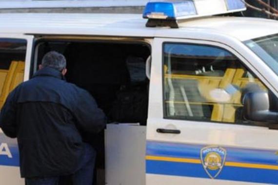 Buje: Napao ženu i tražio povrat novca
