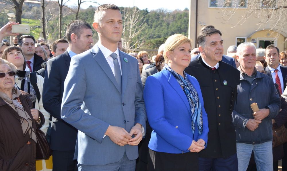 Valter Flego, Kolinda Grabar Kitarović i Tulio Demetlika u Labinu