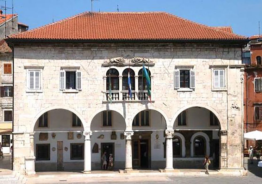 Komunalna palača Pula