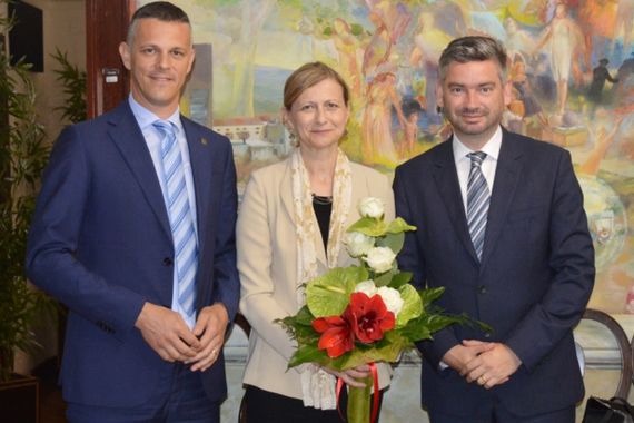 Veleposlanica Slovenije sastala se s Miletićem i Flegom