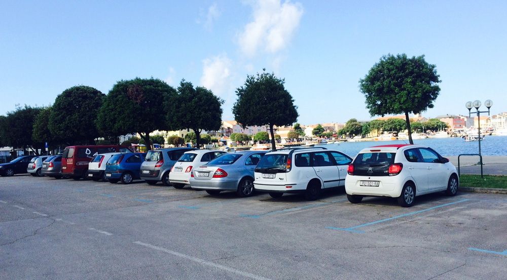 Veliki parking na Novoj obali 