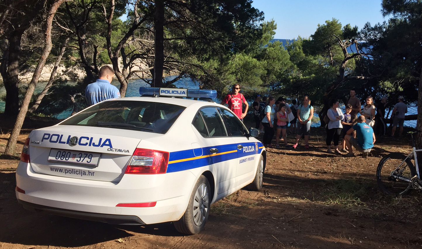 Na mjestu okupljanja bila je i policija