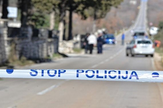 Kombijem naletio na staricu, policija traži svjedoke