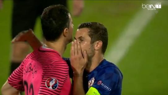 Dario Srna govori Subašiću kako Ramos izvodi kaznene udarce