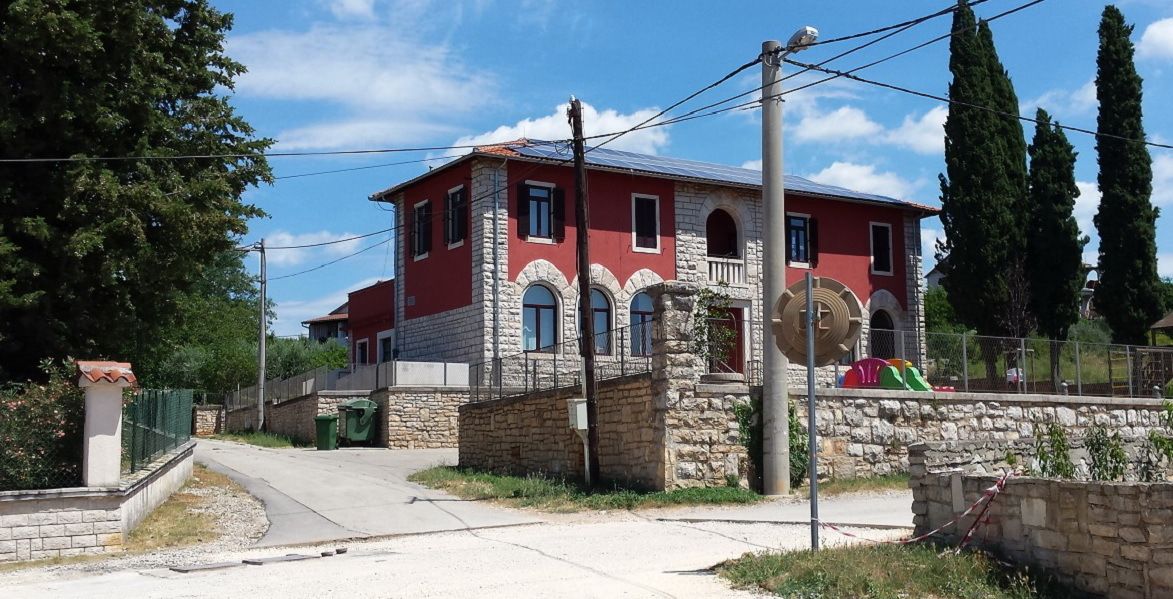 Sunčana elektrana na zgradi područne škole u Baderni