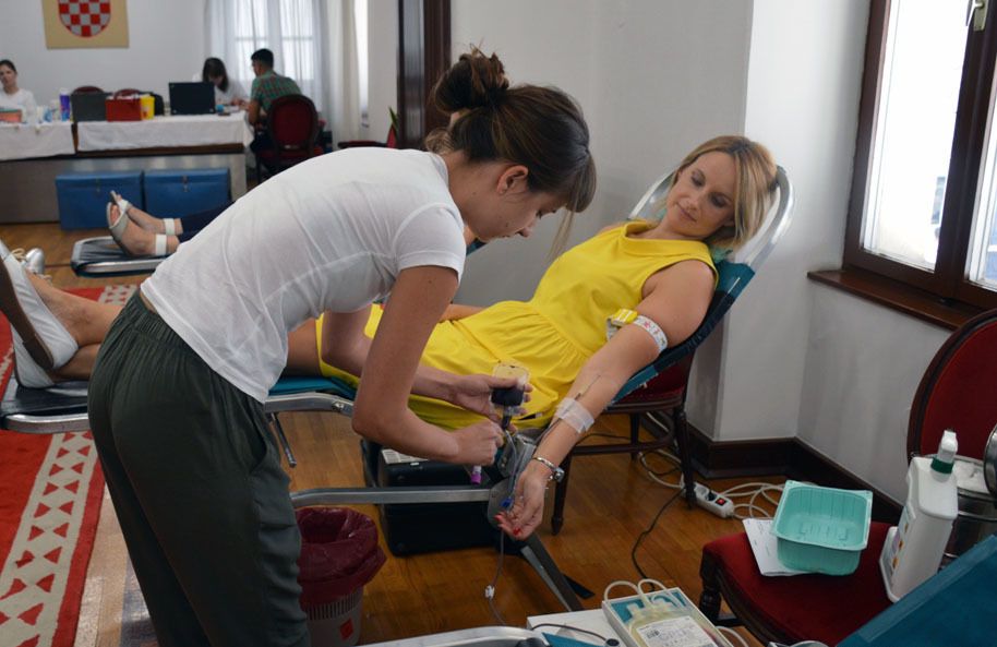 Krv je među prvima dala zamjenica gradonačelnika Elena Puh Belci