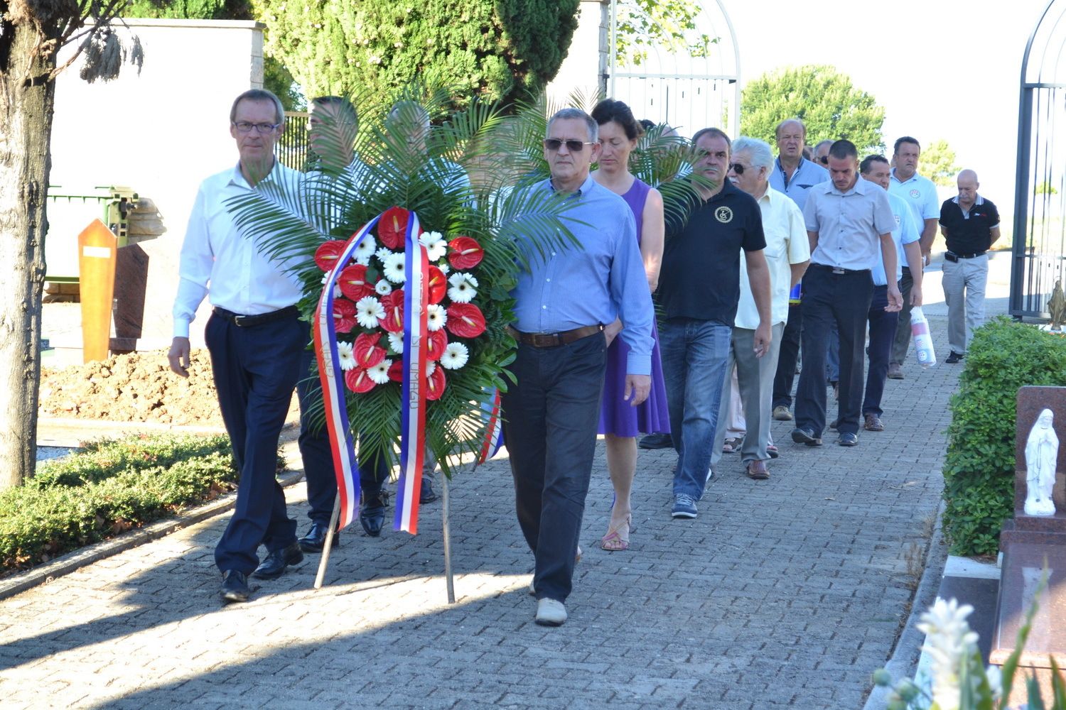 Odavanje počasti poginulim hrvatskim braniteljima Domovinskog rata 