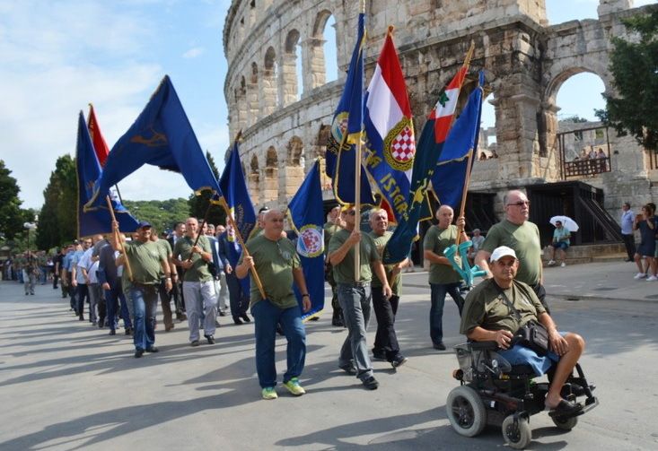 Mimohod branitelja u Puli