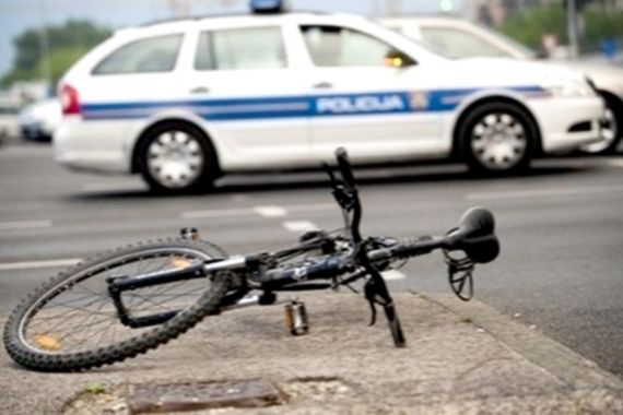 Maloljetni biciklist teže ozlijeđen u sudaru u Puli