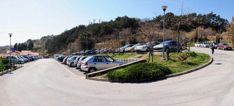 SDP: Labin 2000 novim zonama naplate parkiranja želi pokriti stvarni gubitak