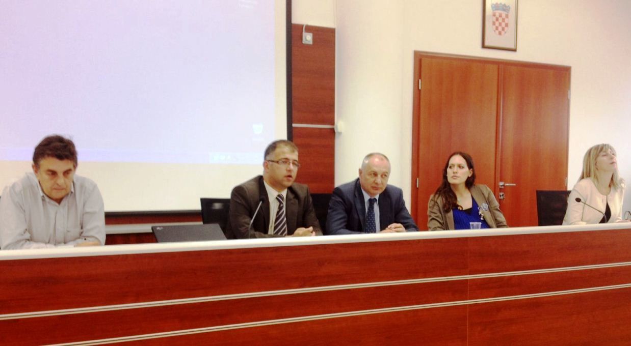 Na edukaciji su sudjelovali dužnosnici i službenici istarskih gradova i općina te Istarske županije.