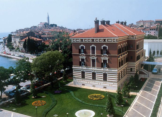 Upravna zgrada Adrisa