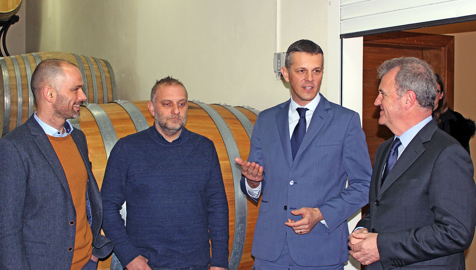 Valter Flego (drugi s lijeva) i Veljko Ostojić (lijevo)