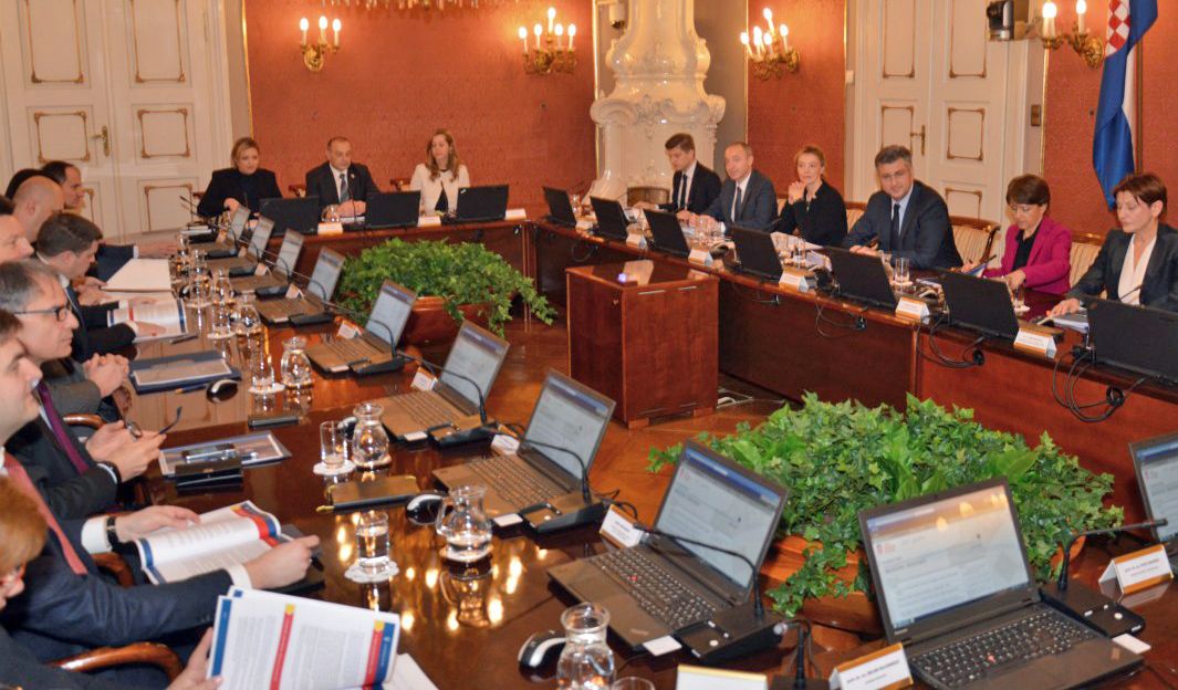 Sjednica Vlade na kojoj su raspuštena vijeća (foto: Vlada RH)
