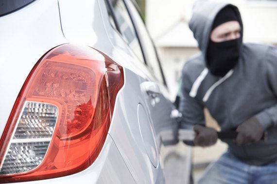 Serija provala i krađa po autima u Poreču