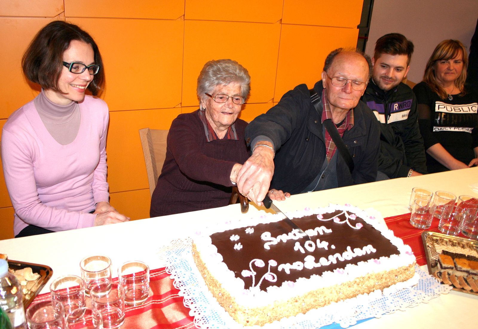 Zamjenica gradonačelnika Poreča Nadia Štifanić Dobrilović, Štefanija Žužić i sin Livio