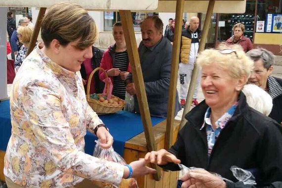 HDZ u Pazinu podijelio tristo uskršnjih pinci