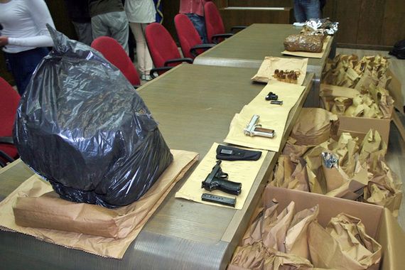 Od trimera do grasa: Krao, proizvodio drogu, u kući držao arsenal
