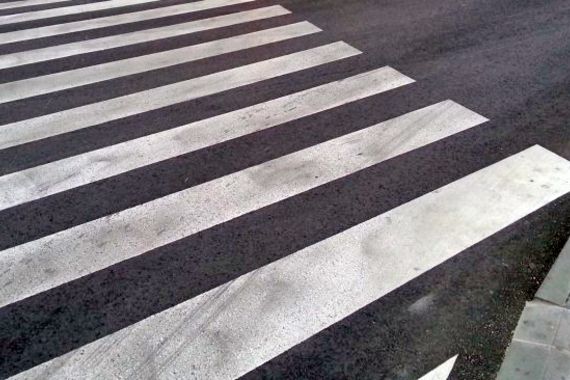 Vozač napao pješaka: Bunio se jer nije stao na pješačkom
