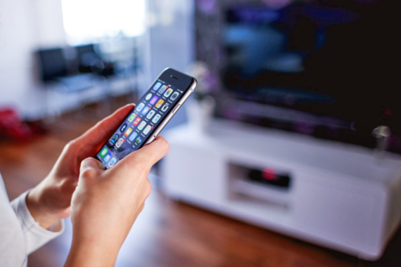 31-godišnjakinja godinu dana telefonski uznemiravala ženu (42)