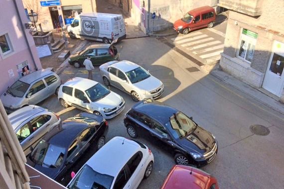 Pazinjani se tuže: Uredno parkiramo, a ne možemo izići 