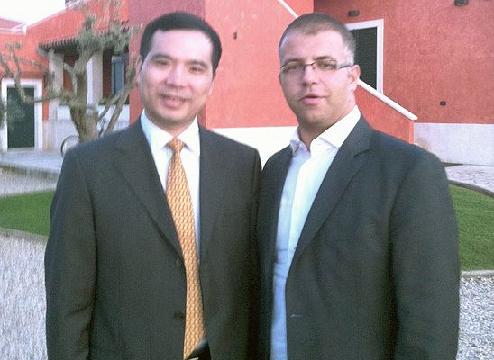 Zamjenik župana Vedran Grubišić i gospodin Wu Jiaxi zamjenik generalnog direktora Zhejiang komisije za ekonomiju i informacijsku tehnologiju