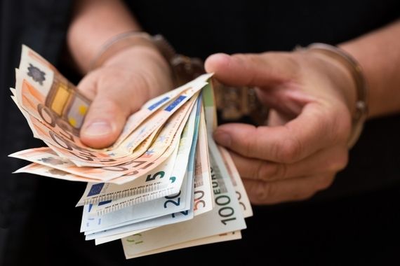 Iznuđivao, prijetio smrću i oštetio terasu u Umagu