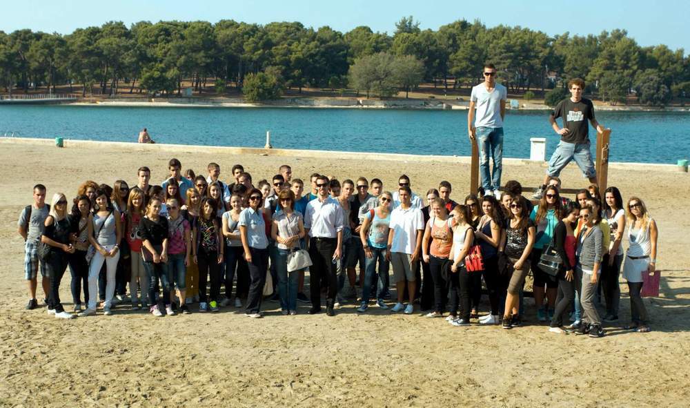 Učenici Turističko-ugostiteljske škole Antona Štifanića iz Poreča u posjeti Vrsaru. 