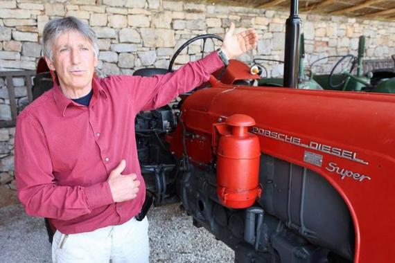 Silvio Legović kraj Poreča drži više od 50 starih traktora i strojeva