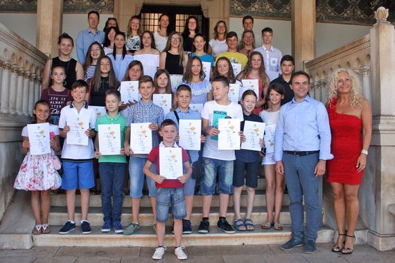  Nagrađeni učenici Umjetničke škole Poreč na prijemu kod gradonačelnika