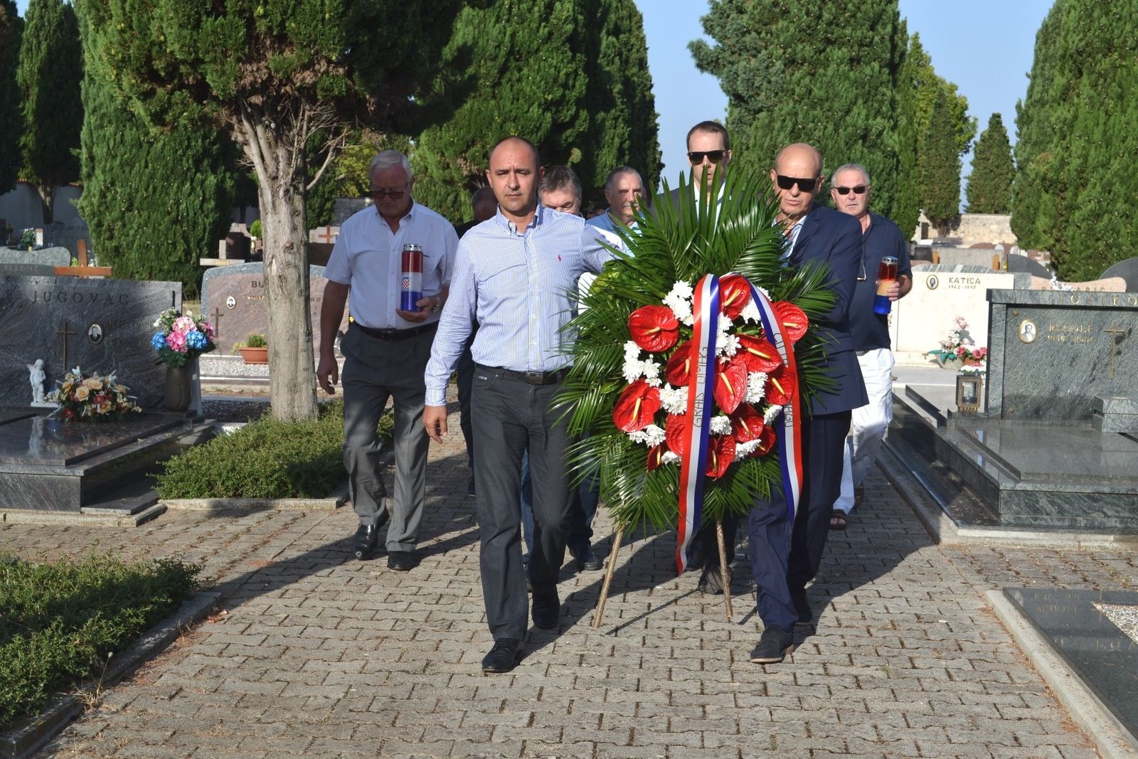 Polaganje vijenaca