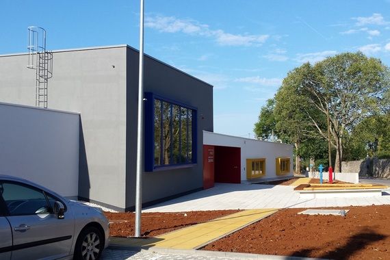 Dovršena izgradnja nove osnovne škole u Žbandaju