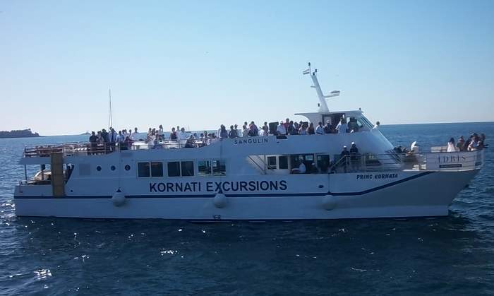 Brod s kojeg su Jakovčić i Cuccurin pratili regatu 