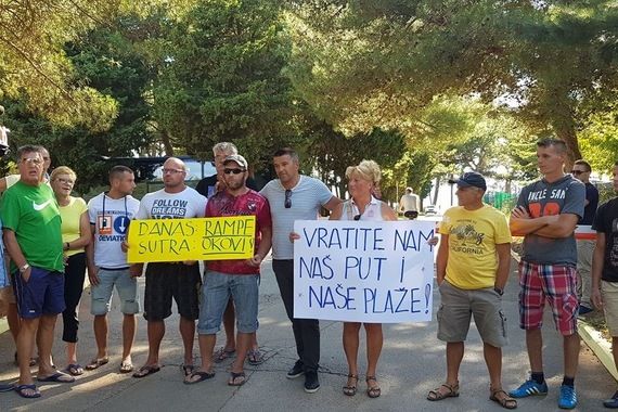 'Tajkuni prisvajaju puteve i obalu, a nadležni zatvaraju oči!'