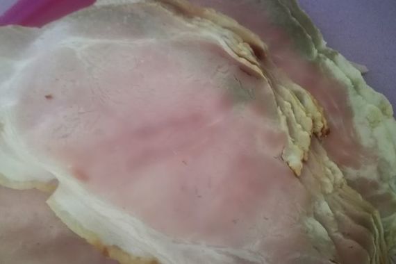 Pazinjanka kupila pokvarenu šunku i tražila povrat novca: 'Šokirao me odgovor!'
