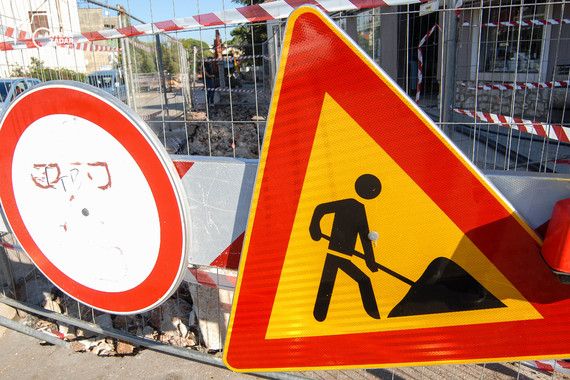 Buje: Iz dvorišta ukradeni prometni znakovi