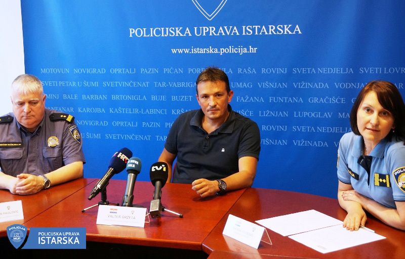 S konferencije za tisak