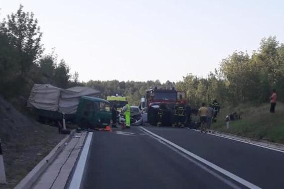 U trostrukom sudaru na Ipsilonu poginuo vozač iz Srbije   