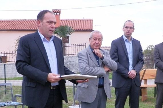 Gajana: Djeca dobila novo igralište