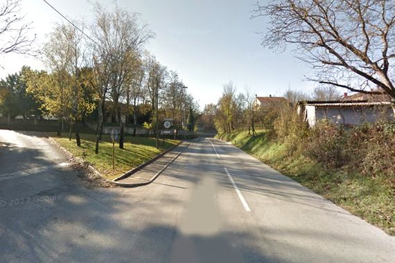 Neovlašteno ušle u poslovni prostor u Pazinu, jele, pile i spavale