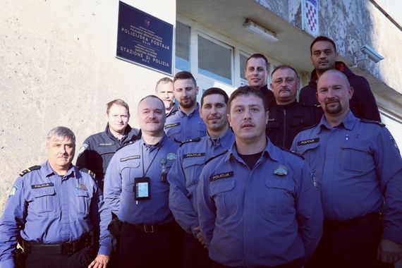 Policajci prihvatili izazov i počeli puštati brkove
