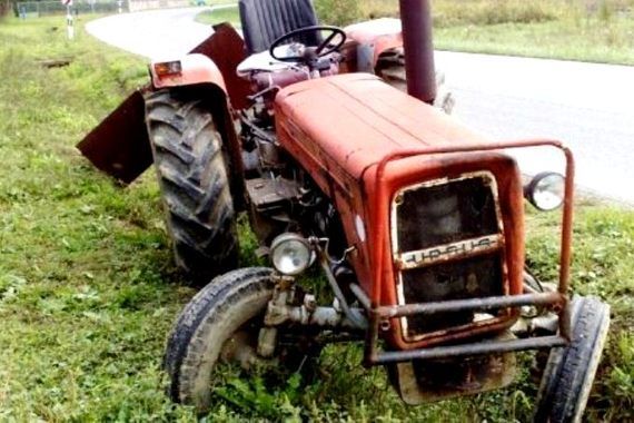 Vodnjan: Pijani traktorist sletio s ceste
