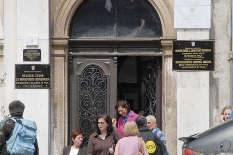 Ovom promjenom nastavlja se trend ustrojsvenog prebacivanja službi u Rijeku
